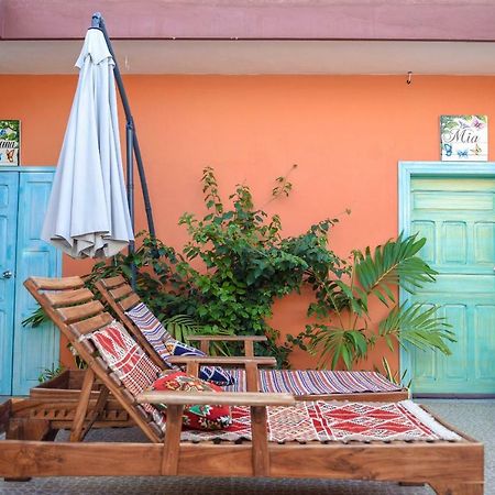 Casa Tunich Naj Bed & Breakfast Валядолид Екстериор снимка