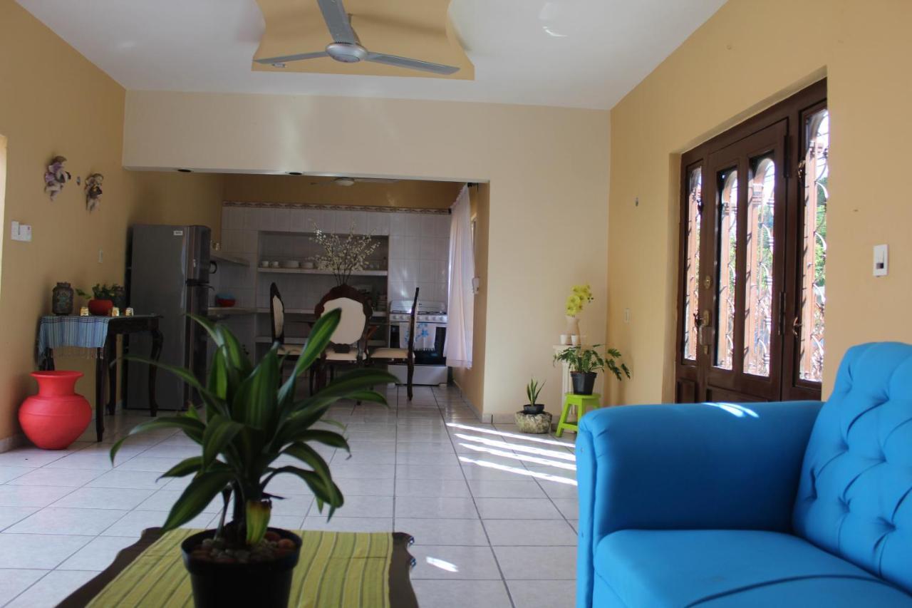 Casa Tunich Naj Bed & Breakfast Валядолид Екстериор снимка