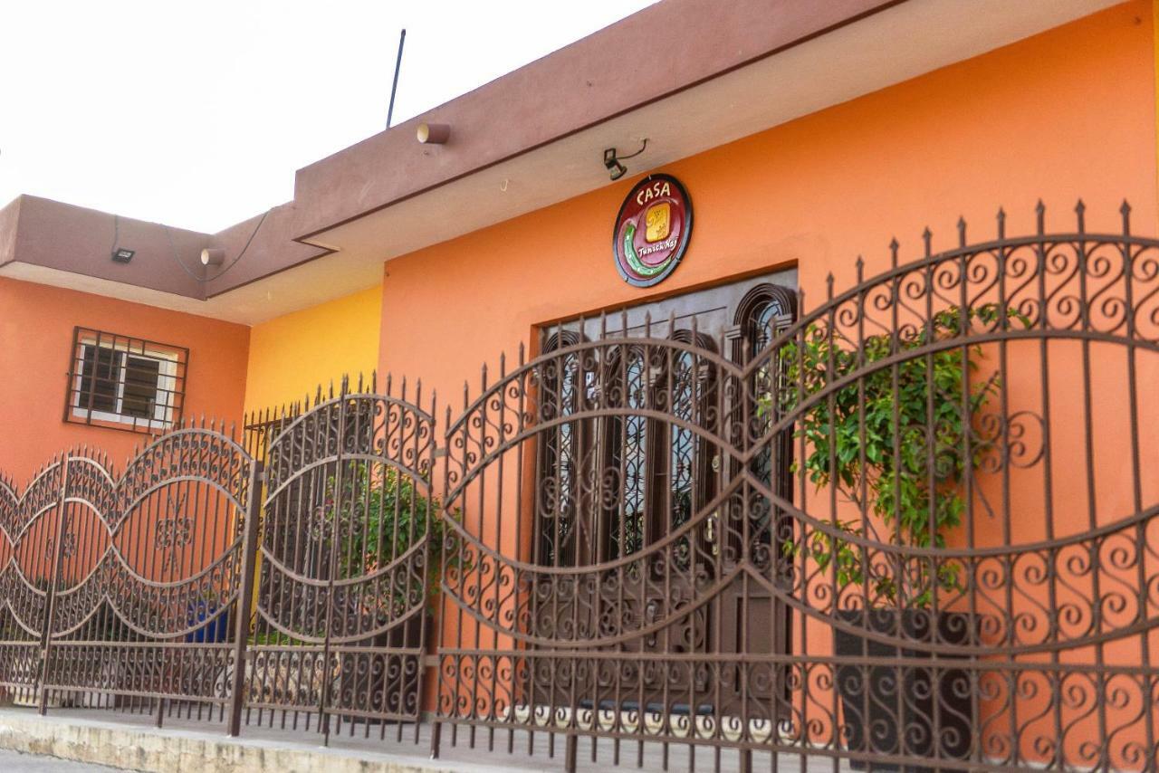 Casa Tunich Naj Bed & Breakfast Валядолид Екстериор снимка